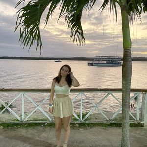 Meet your Posher, Raquel